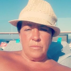 Meet your Posher, Iris